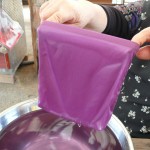紫に染まるシルク
